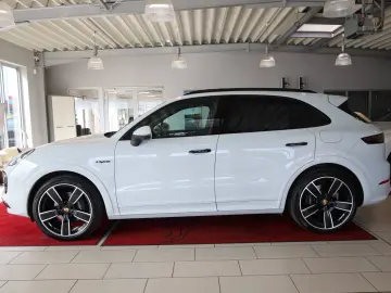 PORSCHE Cayenne E-Hybrid Platinum Edition