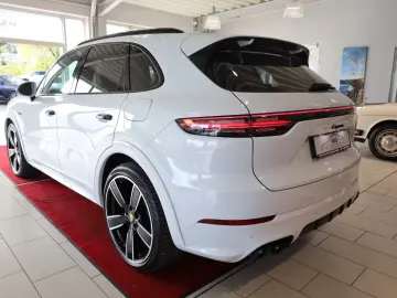 PORSCHE Cayenne E-Hybrid Platinum Edition