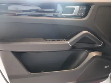 PORSCHE Cayenne E-Hybrid Platinum Edition