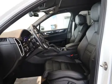 PORSCHE Cayenne E-Hybrid Platinum Edition