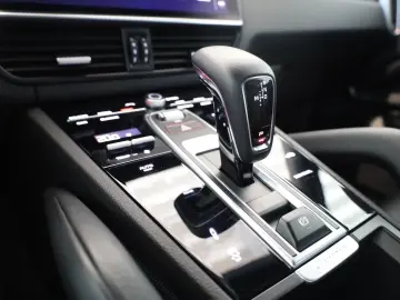 PORSCHE Cayenne E-Hybrid Platinum Edition