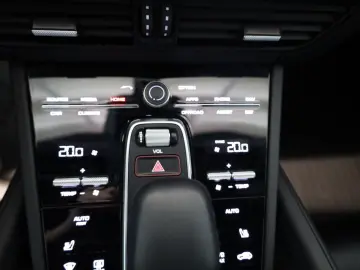 PORSCHE Cayenne E-Hybrid Platinum Edition