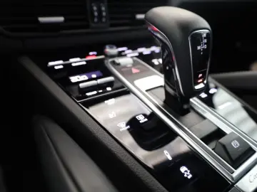 PORSCHE Cayenne E-Hybrid Platinum Edition