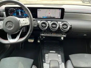 MERCEDES-BENZ CLA 200d Coupe AMG LEDER MEMORY KAMERA…