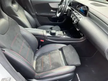 MERCEDES-BENZ CLA 200d Coupe AMG LEDER MEMORY KAMERA…