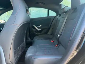 MERCEDES-BENZ CLA 200 d Coupé AMG  DISTRO 360 KEYLES…