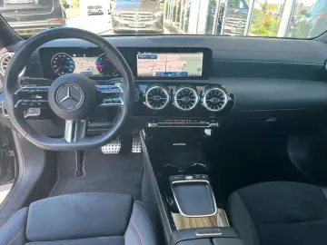 MERCEDES-BENZ CLA 200 d Coupé AMG  DISTRO 360 KEYLES…