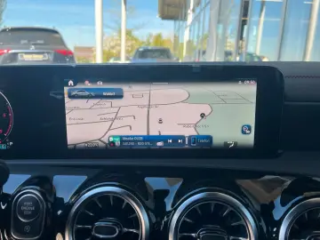 MERCEDES-BENZ CLA 200 d Coupé AMG  DISTRO 360 KEYLES…