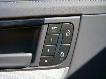 PORSCHE Cayenne E-Hybrid P-Display 4Zone HLA HEADUP