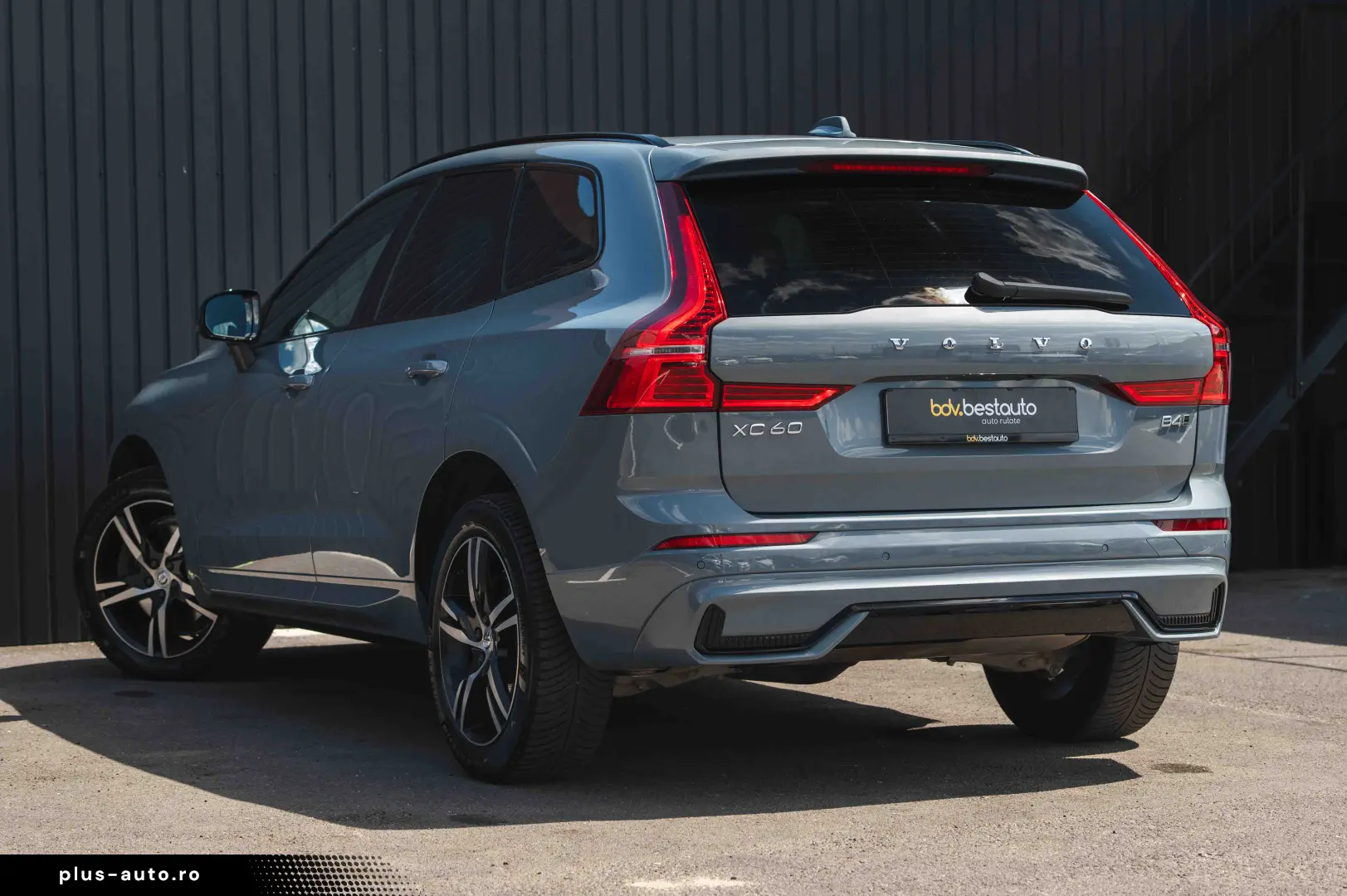 Volvo XC 60 B4 MHEV AWD R-Design
