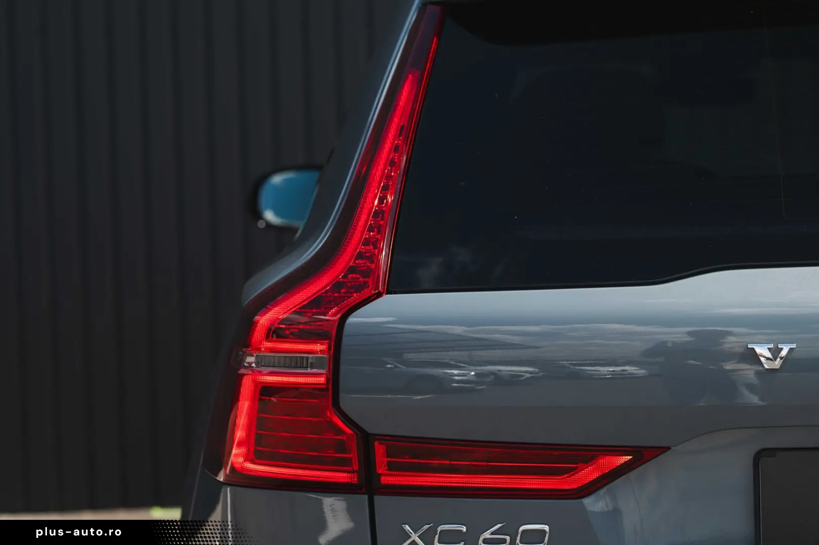 Volvo XC 60 B4 MHEV AWD R-Design