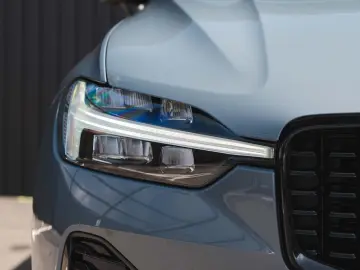 Volvo XC 60 B4 MHEV AWD R-Design