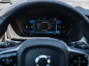 Volvo XC 60 B4 MHEV AWD R-Design