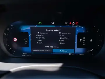 Volvo XC 60 B4 MHEV AWD R-Design