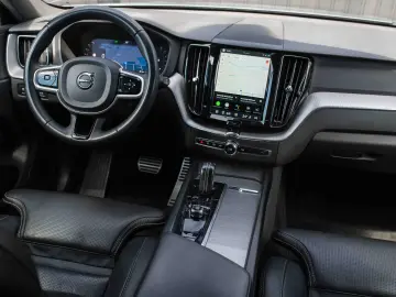 Volvo XC 60 B4 MHEV AWD R-Design