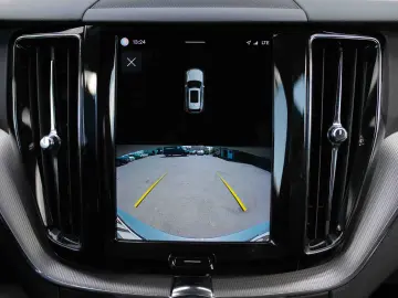 Volvo XC 60 B4 MHEV AWD R-Design