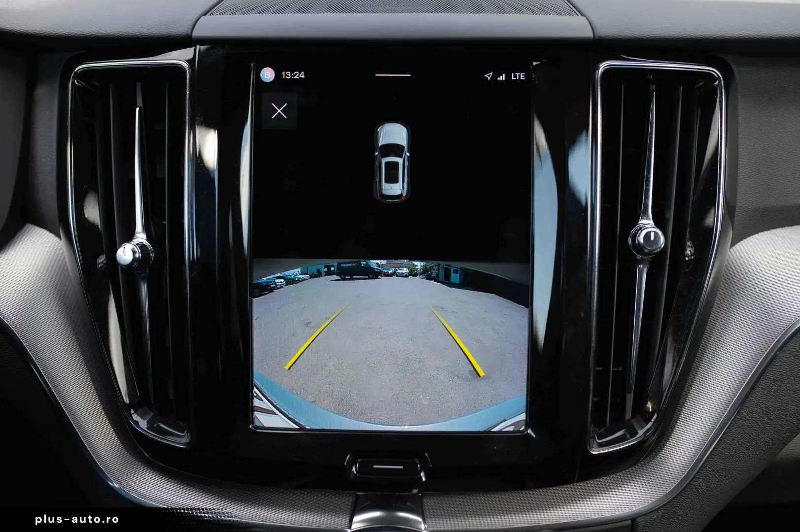 Volvo XC 60 B4 MHEV AWD R-Design