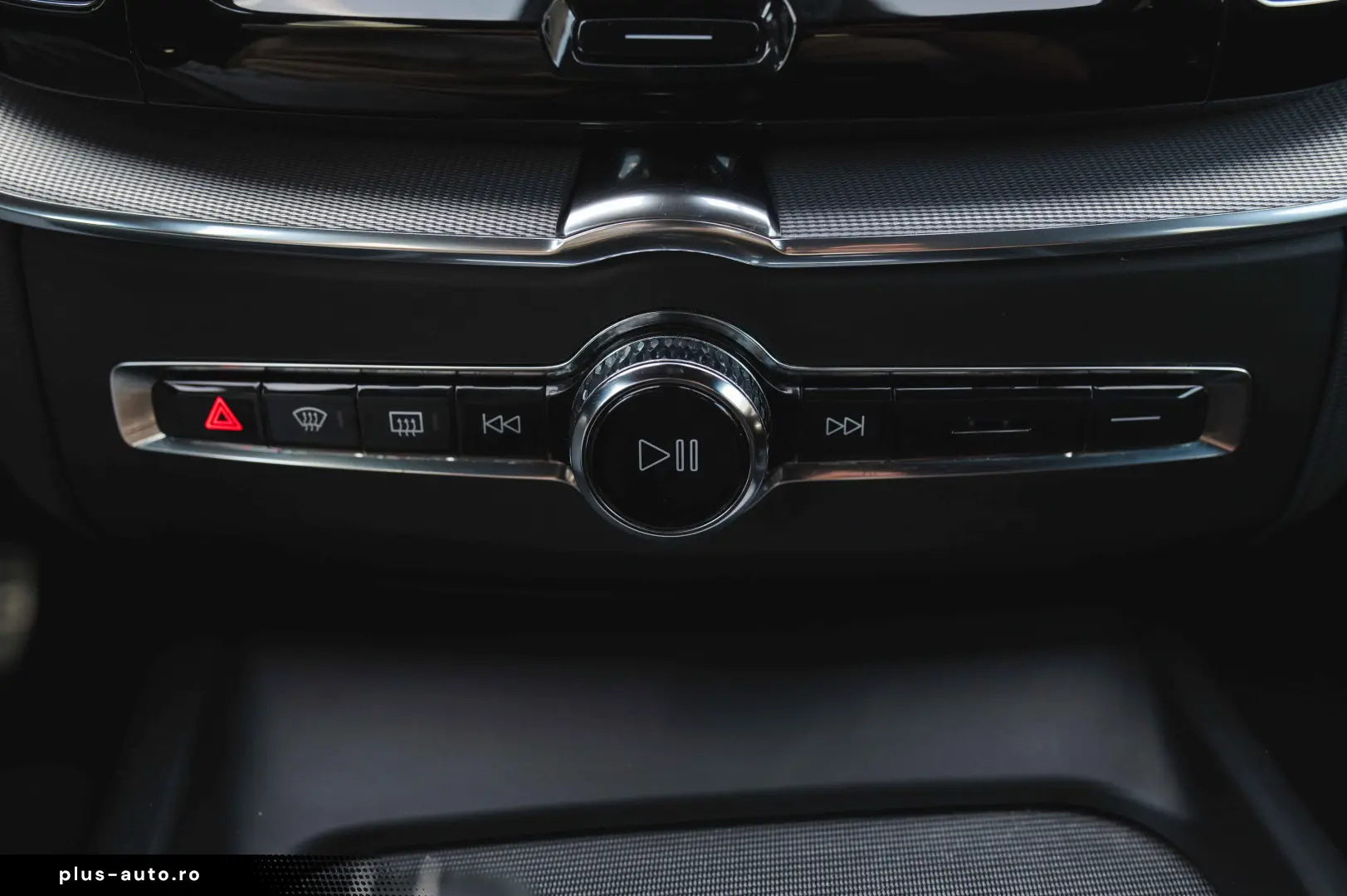 Volvo XC 60 B4 MHEV AWD R-Design