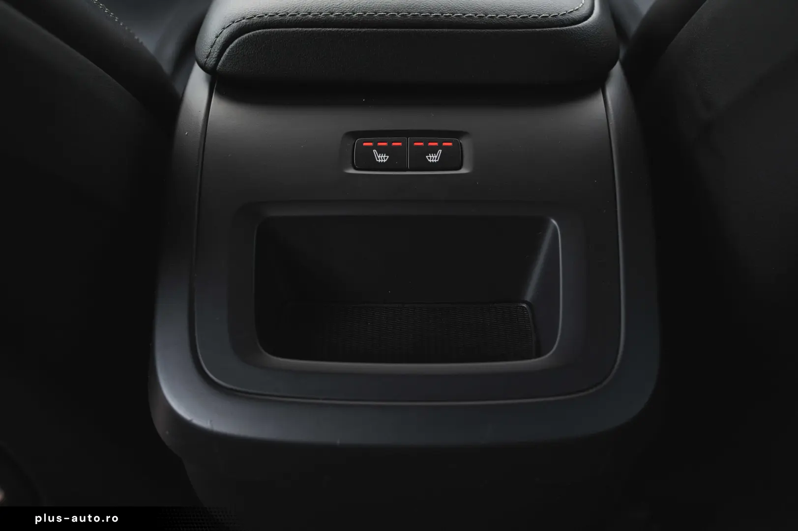 Volvo XC 60 B4 MHEV AWD R-Design