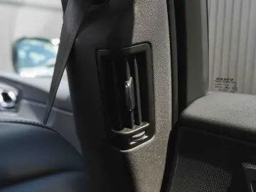 Volvo XC 60 B4 MHEV AWD R-Design