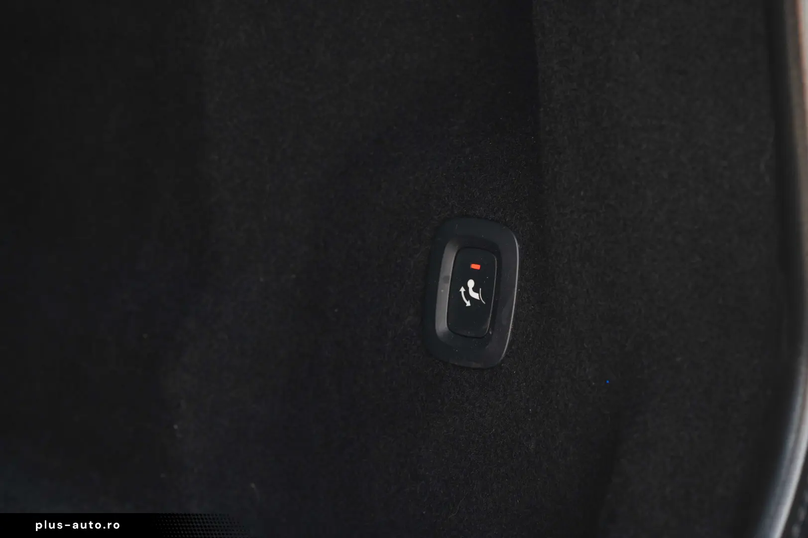 Volvo XC 60 B4 MHEV AWD R-Design