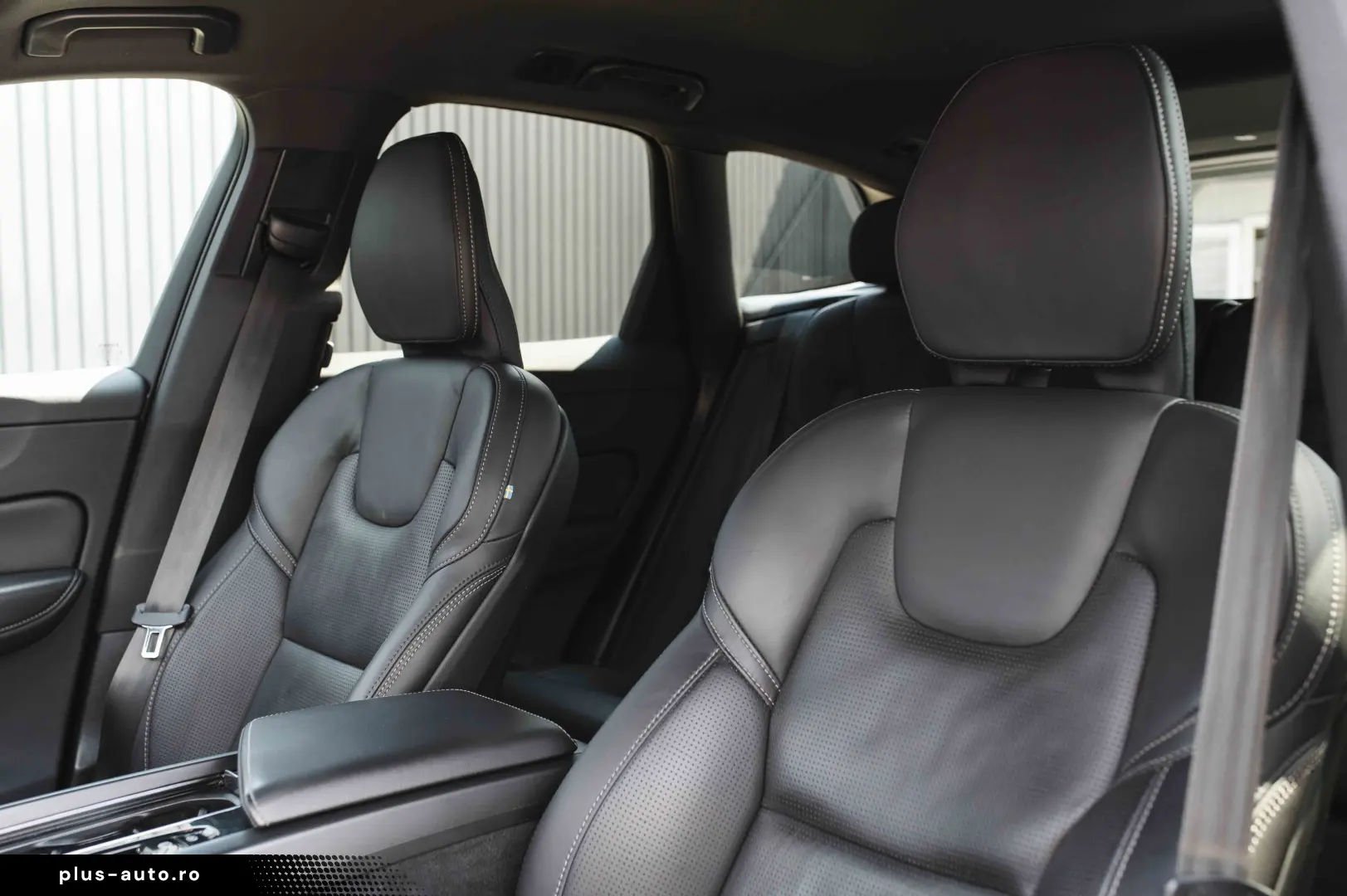 Volvo XC 60 B4 MHEV AWD R-Design