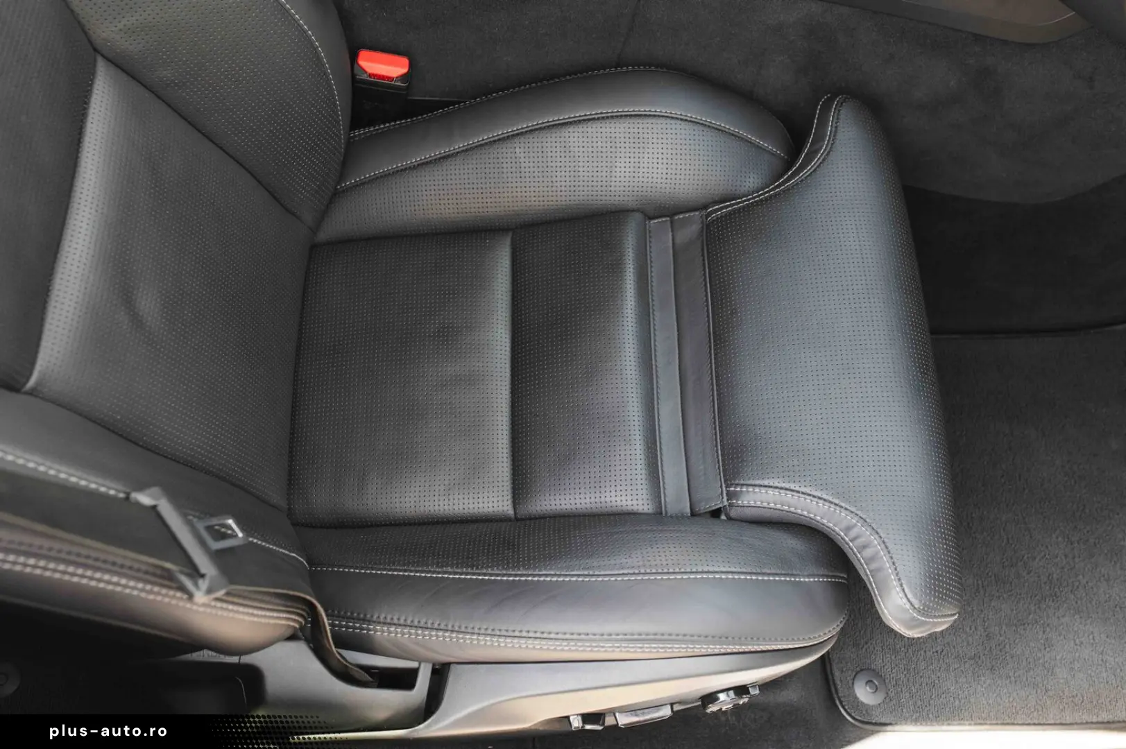 Volvo XC 60 B4 MHEV AWD R-Design