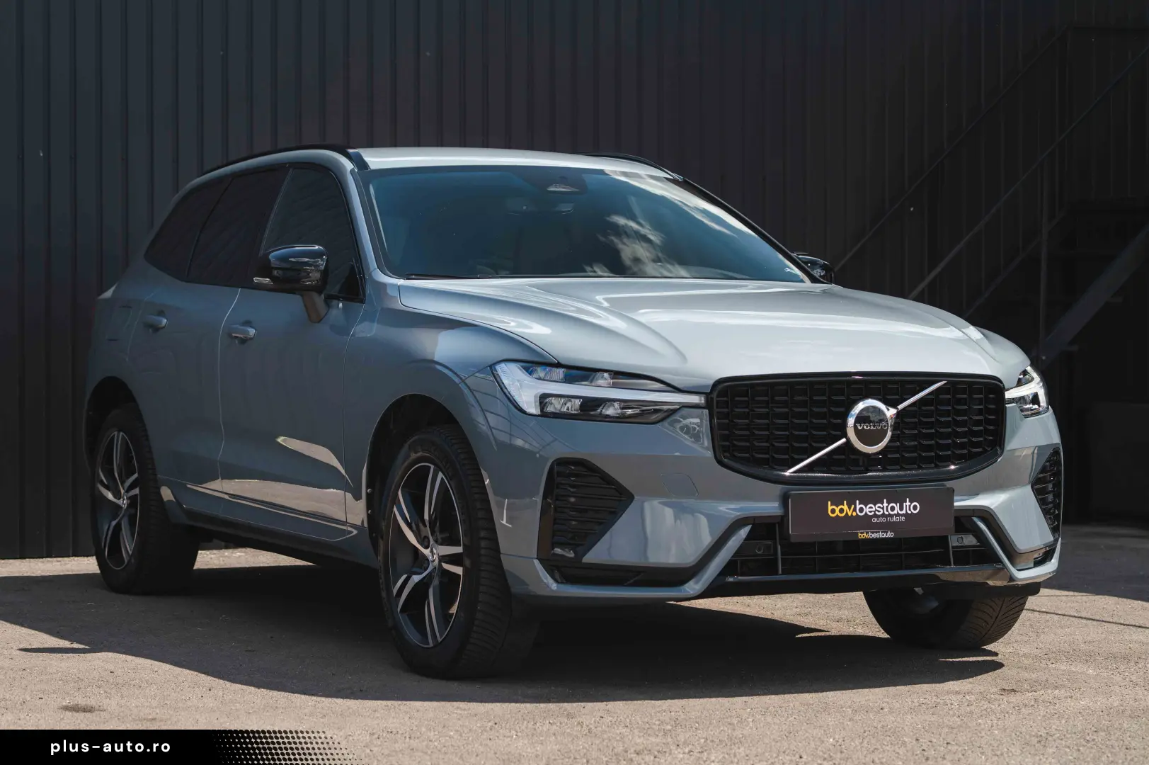 Volvo XC 60 B4 MHEV AWD R-Design
