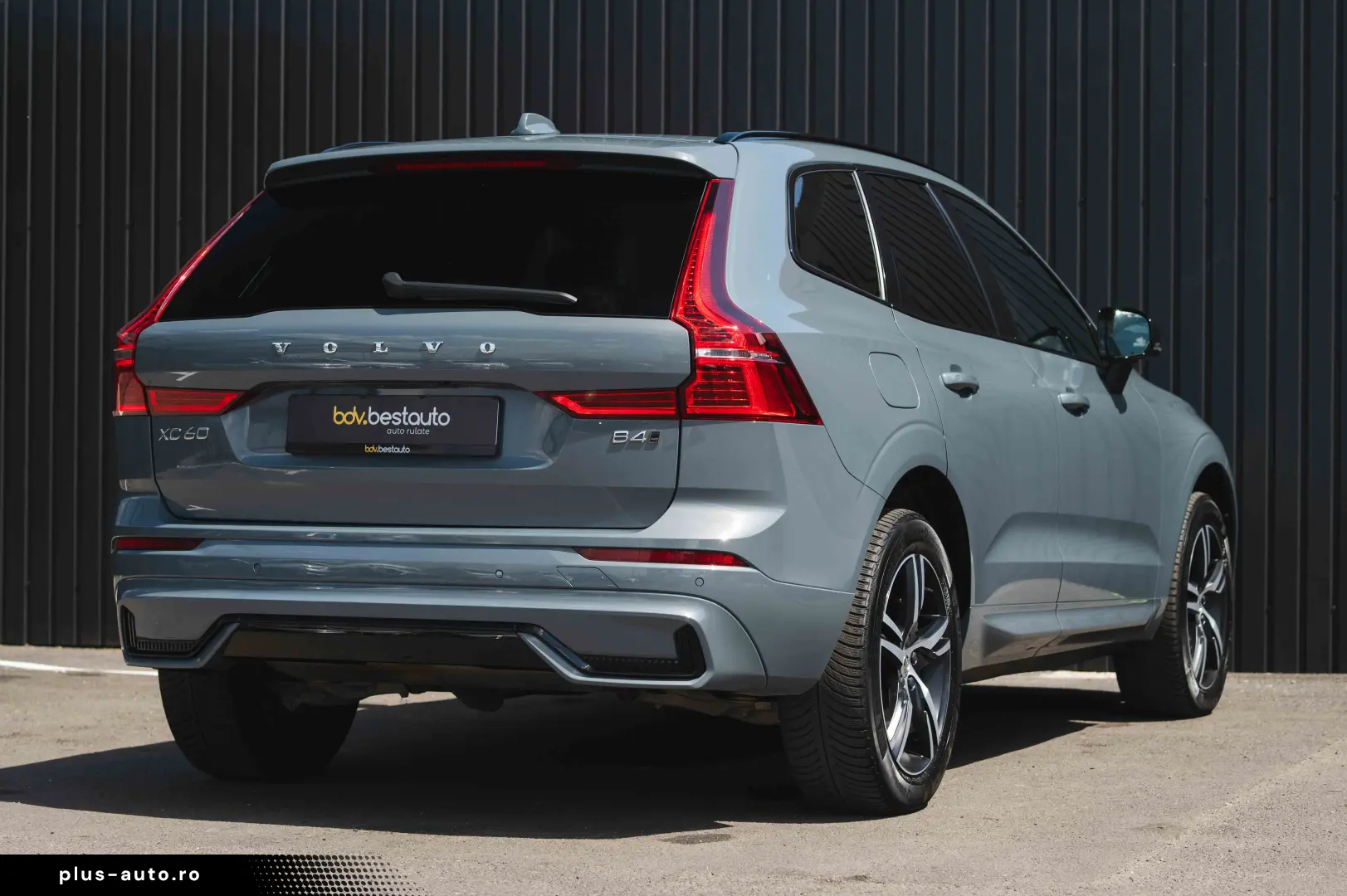 Volvo XC 60 B4 MHEV AWD R-Design