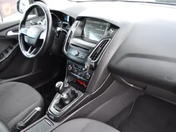 Ford Focus Titanium 1.0i -benzin (2015)
