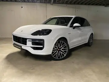 PORSCHE Cayenne E-Hybrid   Luftfederung   BOSE   22-Zoll