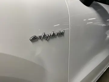 PORSCHE Cayenne E-Hybrid   Luftfederung   BOSE   22-Zoll