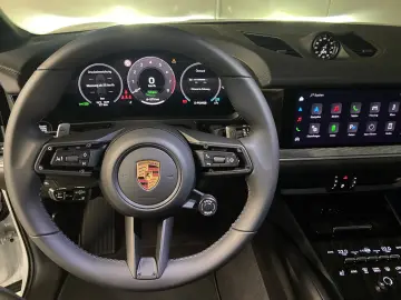 PORSCHE Cayenne E-Hybrid   Luftfederung   BOSE   22-Zoll
