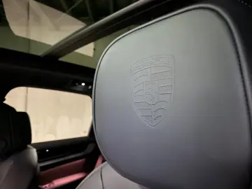 PORSCHE Cayenne E-Hybrid   Luftfederung   BOSE   22-Zoll