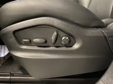 PORSCHE Cayenne E-Hybrid   Luftfederung   BOSE   22-Zoll