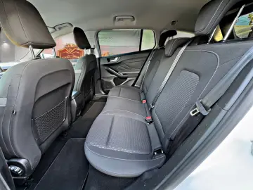 FORD Focus EcoBlue Cool&Connect