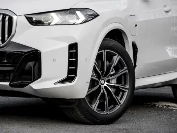 BMW X5 xDrive50e M SPORT H K HuD AHK DA 360  PANO