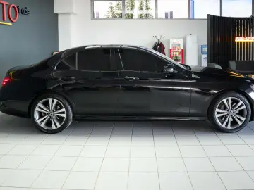 MERCEDES-BENZ E 300 AMG LINE  BURMESTER TRAPA