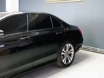 MERCEDES-BENZ E 300 AMG LINE  BURMESTER TRAPA