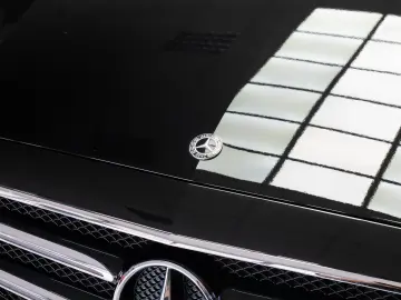 MERCEDES-BENZ E 300 AMG LINE  BURMESTER TRAPA