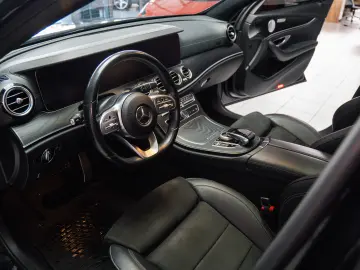 MERCEDES-BENZ E 300 AMG LINE  BURMESTER TRAPA