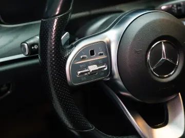 MERCEDES-BENZ E 300 AMG LINE  BURMESTER TRAPA