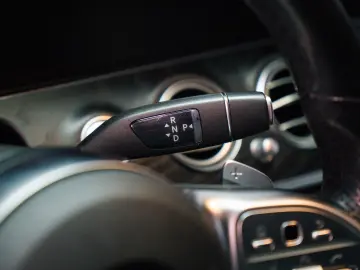 MERCEDES-BENZ E 300 AMG LINE  BURMESTER TRAPA