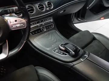 MERCEDES-BENZ E 300 AMG LINE  BURMESTER TRAPA