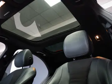 MERCEDES-BENZ E 300 AMG LINE  BURMESTER TRAPA