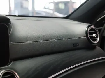 MERCEDES-BENZ E 300 AMG LINE  BURMESTER TRAPA