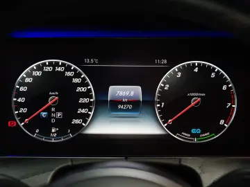 MERCEDES-BENZ E 300 AMG LINE  BURMESTER TRAPA