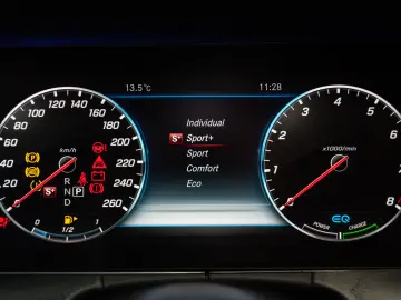 MERCEDES-BENZ E 300 AMG LINE  BURMESTER TRAPA