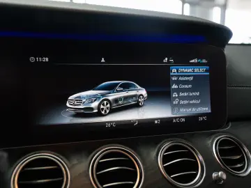 MERCEDES-BENZ E 300 AMG LINE  BURMESTER TRAPA