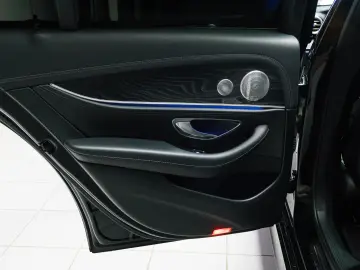 MERCEDES-BENZ E 300 AMG LINE  BURMESTER TRAPA